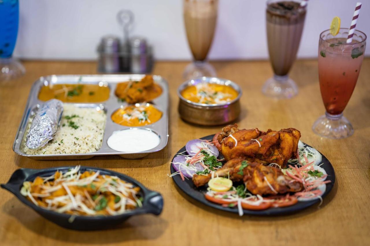 Zostel Delhi Vandrarhem New Delhi Exteriör bild