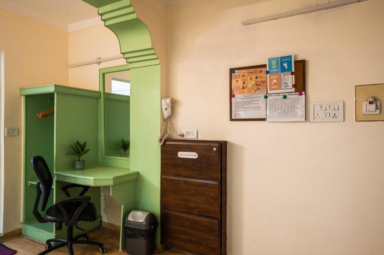 Zostel Delhi Vandrarhem New Delhi Exteriör bild